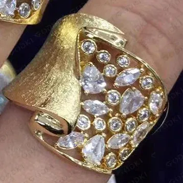 High Quality HOT New Luxury Trendy Vintage golden Rings