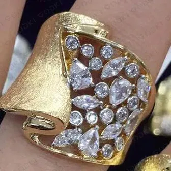 High Quality HOT New Luxury Trendy Vintage golden Rings