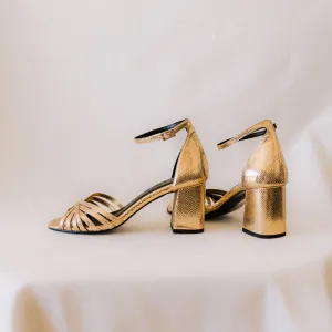 SANDALIA AITANA PIEL GRABADA ORO TACÓN 6CM