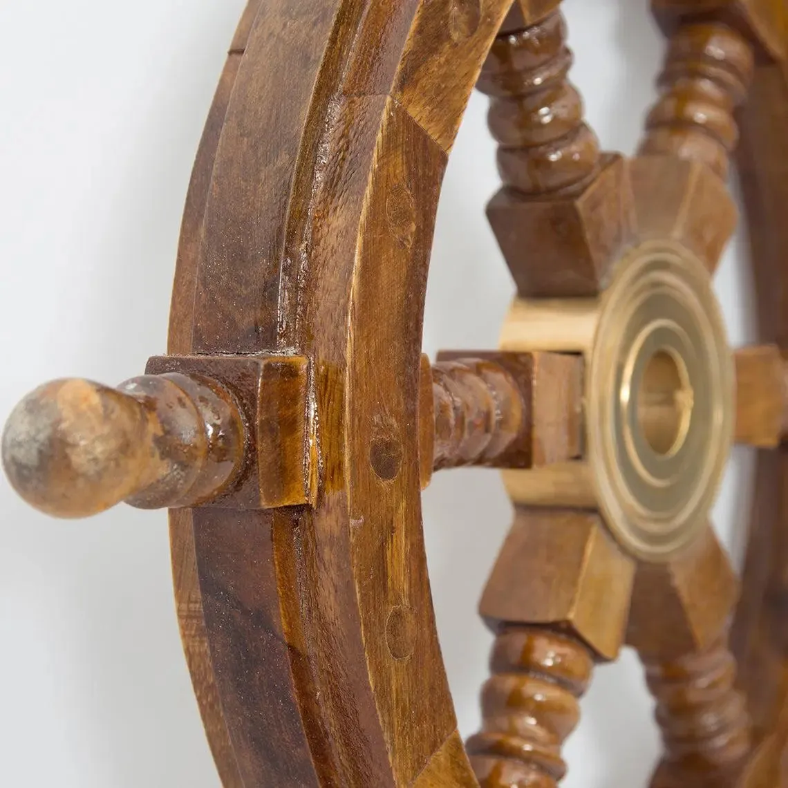 Timón de madera y latón 110 cm - D664