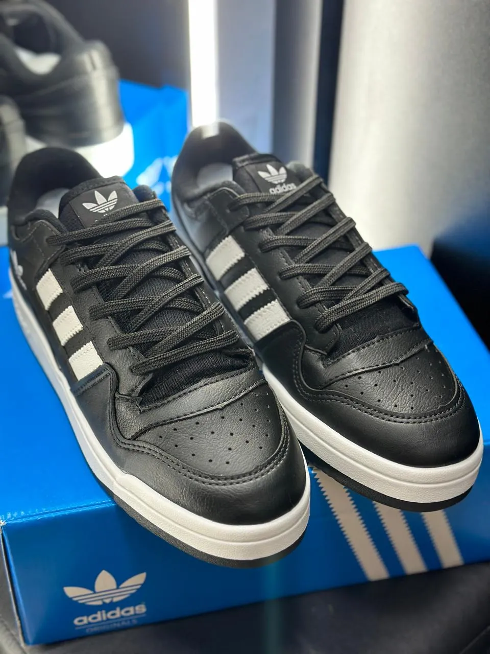 Tênis Forum Low 84 ADV